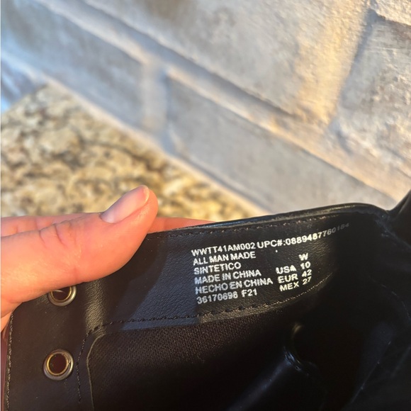 Black boots - Picture 7 of 7